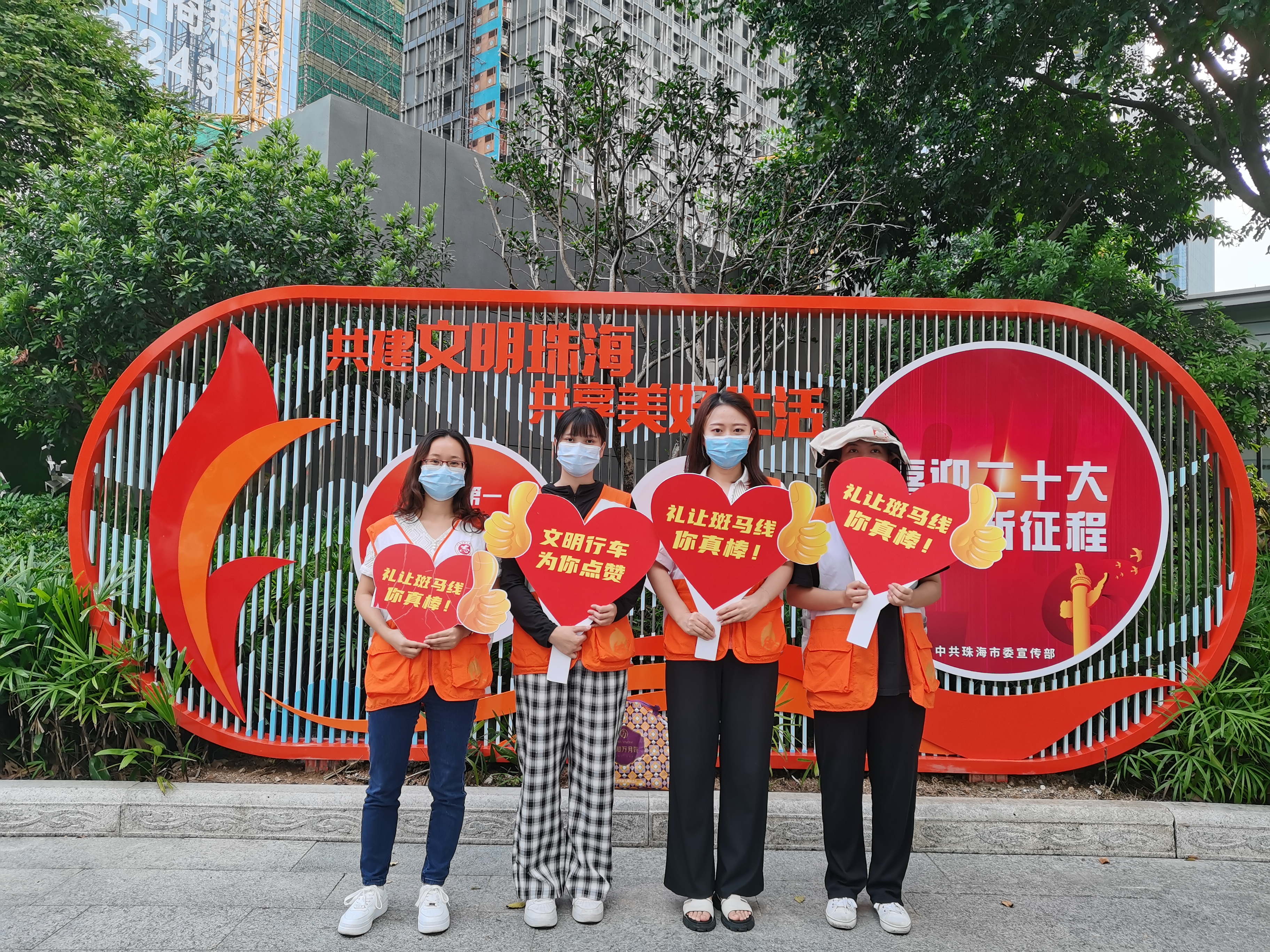 為老小區(qū)“穿新衣”“戴新帽”，他們是認真的！